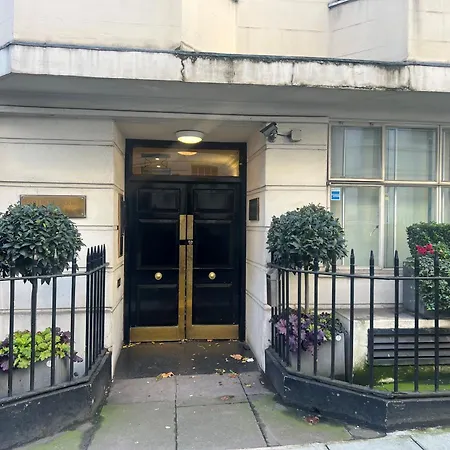 Hertford Court